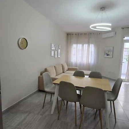 Tirent - Komuna E Parisit, 3 Tirana