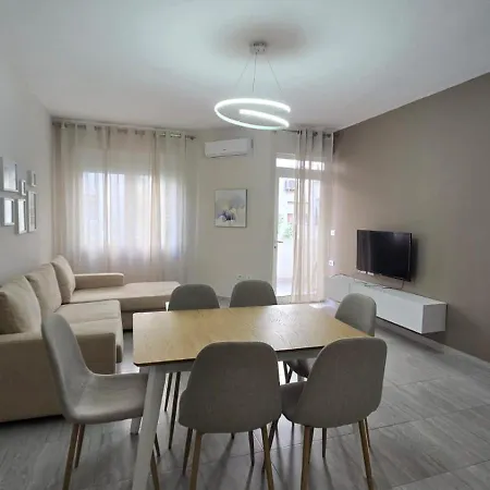 Tirent - Komuna E Parisit, 3
